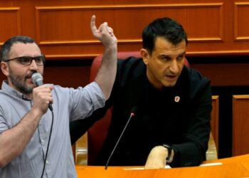 ”Duhej të ishte shkarkuar prej kohësh”, Qori: Veliaj ende nuk po hetohet për inceneratorin e Tiranës