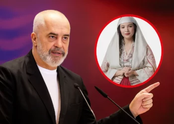 Diella dhe kryedielli, çifti artificial i Shqipërisë natyrale