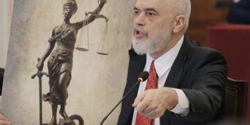 “Armiq të shtetit”: Kritikat e Ramës ndaj gjyqtarëve ngjallin shqetësime në Shqipëri dhe BE