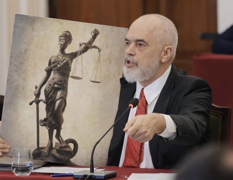 “Armiq të shtetit”: Kritikat e Ramës ndaj gjyqtarëve ngjallin shqetësime në Shqipëri dhe BE