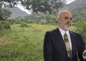 Ta bëjmë edhe tokën bujqësore beton! Rama i hap rrugë ndertimeve në pemishte e ullishte