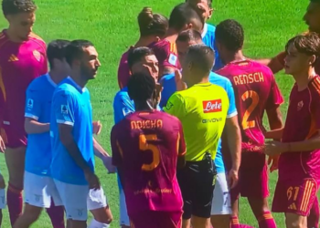 Një gol dhe karton i kuq, Roma fiton derbin e kryeqytetit përballë Lazios