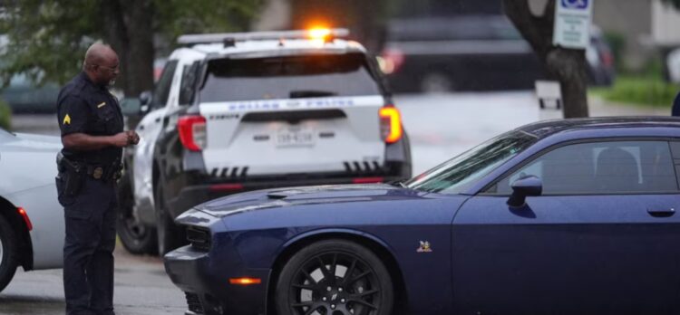 Të shtëna me armë në një qendër migrantësh në SHBA, një I vrarë dhe dy të plagosur