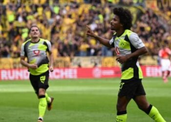 Bundesliga/ Dortmundi merr fitoren e katërt radhazi, ndjek Bayernin