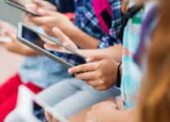 Telefonat në shkolla, Suedia vendos ndalimin nga vjeshta 2026