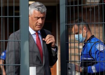 Skandal/ Prokurori i dosjes së UÇK ka qenë roje i burgut të Hagës, Hashim Thaçi: Na ka kërcënuar në qeli