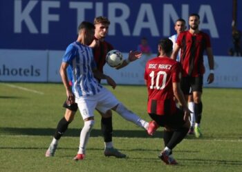 Rikthimi në “Selman Stërmasi” nuk i jep fitoren, Tirana ndalet në shtëpi nga Flamurtari