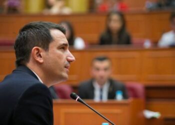 Sot vendoset fati i Veliajt, a do ta zbatojë Këshilli Bashkiak urdhrin e Ramës?