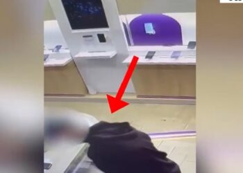 Tiranë/ Vodhi dy dyqane duke kërcënuar shitëset me thikë, pranga 31-vjeçarit