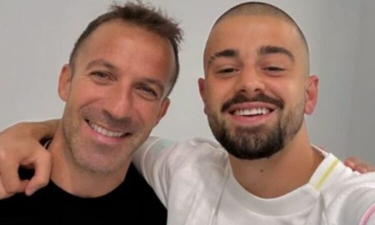 “Ishte kënaqësi e madhe të të takoja”, Zhegrova publikon foto me ikonën e Juventusit