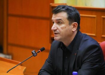 Avokatët e Veliajt do dërgojnë në Kushtetuese dekretin e Presidentit
