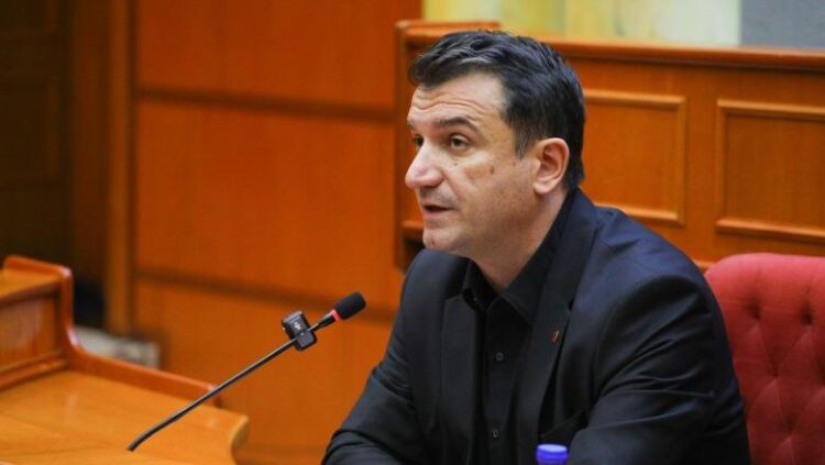 Avokatët e Veliajt do dërgojnë në Kushtetuese dekretin e Presidentit