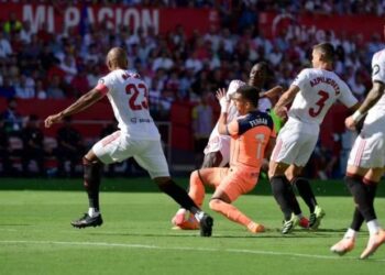 Sevilla e turpëron 4-1 Barcelonën, ndërsa Real Madrid ngjitet në krye të La Ligas