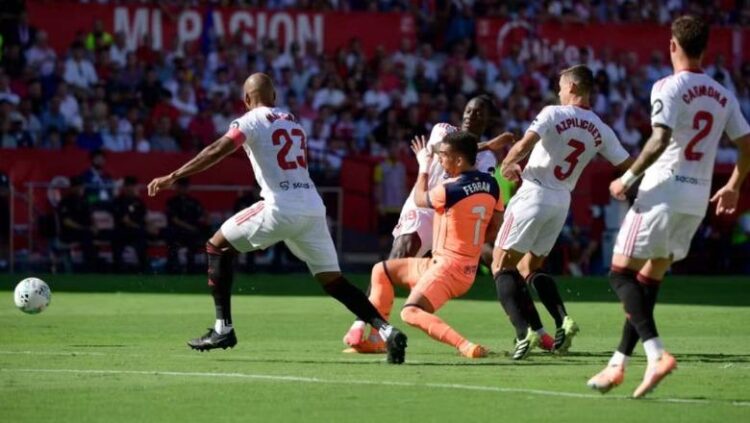 Sevilla e turpëron 4-1 Barcelonën, ndërsa Real Madrid ngjitet në krye të La Ligas