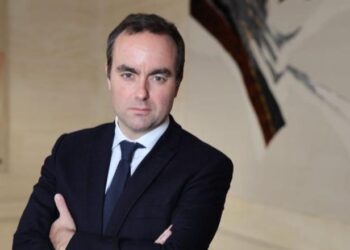 Kriza franceze, Macron konfirmon sërish Lecornu-n si kryeministër