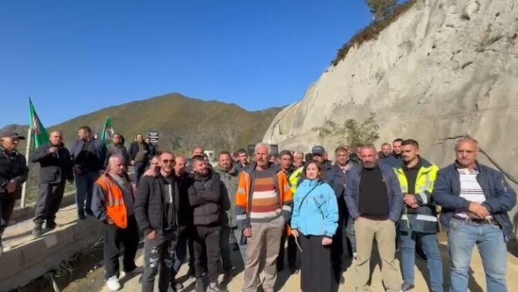 Vazhdon greva e minatorëve/ Turqit e Spaçit nuk pyesin sindikatën, dështojnë bisedimet