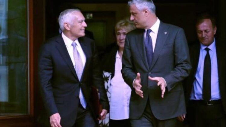 Gjenerali Wesley Clark, dëshmitar në gjyqin në Hagë: Thaçi person politik pa përvojë ushtarake