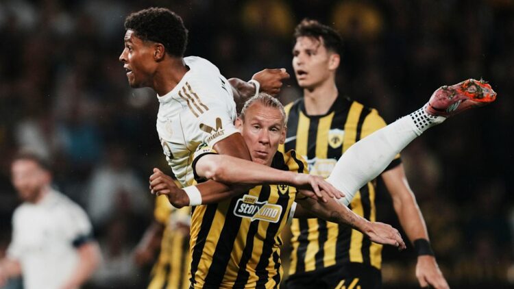 Conference League/ Strakosha mban portën e paprekur në fitoren me 6 gola të AEK, Berisha e Balliu titullarë