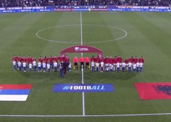 Serbët fishkëllejnë himnin e Shqipërisë