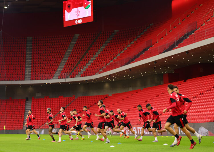 (VIDEO) Kombëtarja mbyll përgatitjet për ndeshjen ndaj Jordanisë në “Air Albania”