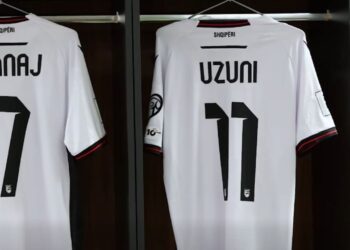 Gjithçka gati për Serbinë, Federata Shqiptare zbulon fanellat që do të veshin yjet kuqezi