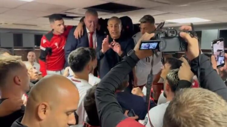 “Do t’ju lë vetëm, por…”, fjalim i Sylvinhos dhe ardhja e Dukës, festë e çmendur kuqezi në dhomat e zhveshjes