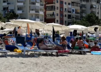 DW: Zhgënjim nga pushimet në Shqipëri, turistët polakë kërkojnë zhdëmtim