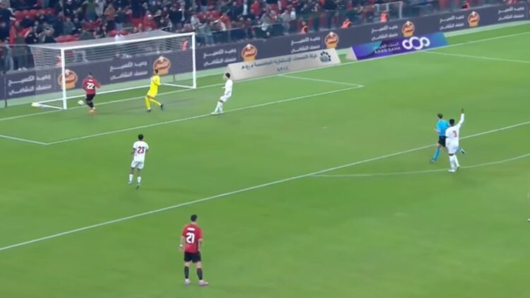 Broja shënon dhe kalon në avantazh kuqezinjtë (Video)