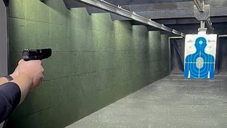 Një person vetëvritet me armë në poligonin pranë stadiumit “Air Albania”