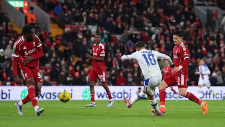 Liverpuli fut të rinjtë dhe del nga në Carabao Cup! Kalojnë Arsenali, Siti dhe Çelsi