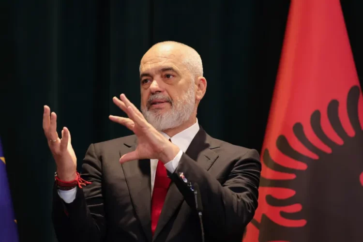 “Shakaja pa kripë e Ramës me Trumpin”, Boston Herald: Nuk i tërhiqet pelerina Supermenit