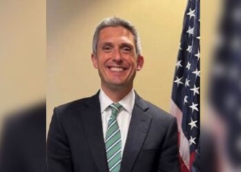 Zv/Ndihmës Sekretari i Shtetit viziton SPAK-un, takon dy ministra dhe opozitën