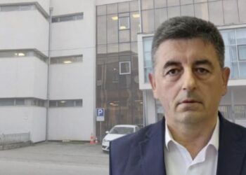 Arrestohet prokurori në Prizren – Momenti kur nxirret nga zyra në pranga – VIDEO