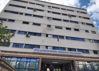 E porsalindura humbi jetën, prokuroria e Tiranës merr të pandehur 2 mjekë gjinekologë