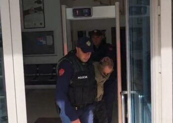 Vrau me thikë 42-vjeçarin në Berat, gjykata lë në burg Kristo Memën