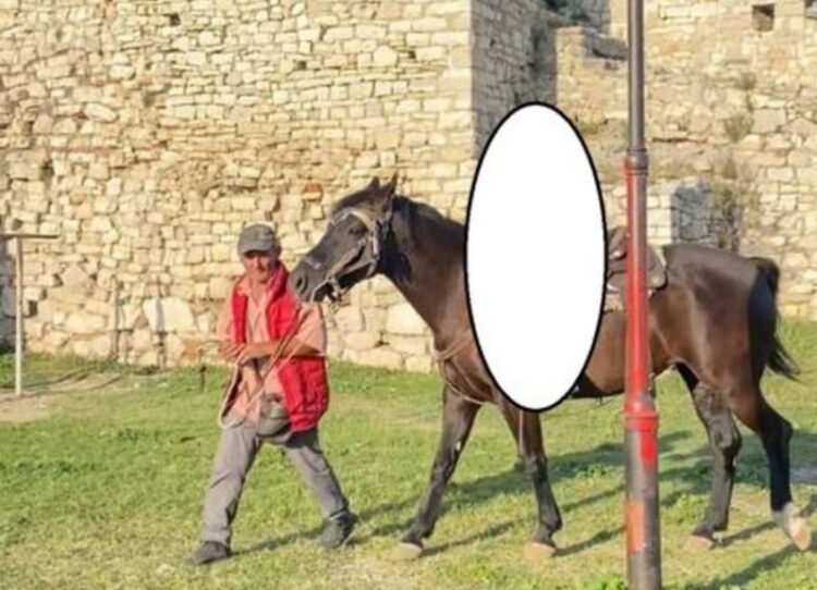 Detajet nga krimi në Berat/ Viktima donte t’i bënte një foto vajzës, vrasja ndodhi në sy të fëmijëve