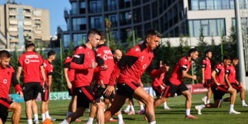 Kombëtarja mbyll përgatitjet për ndeshjen me Serbinë, nesër niset drejt Nishit