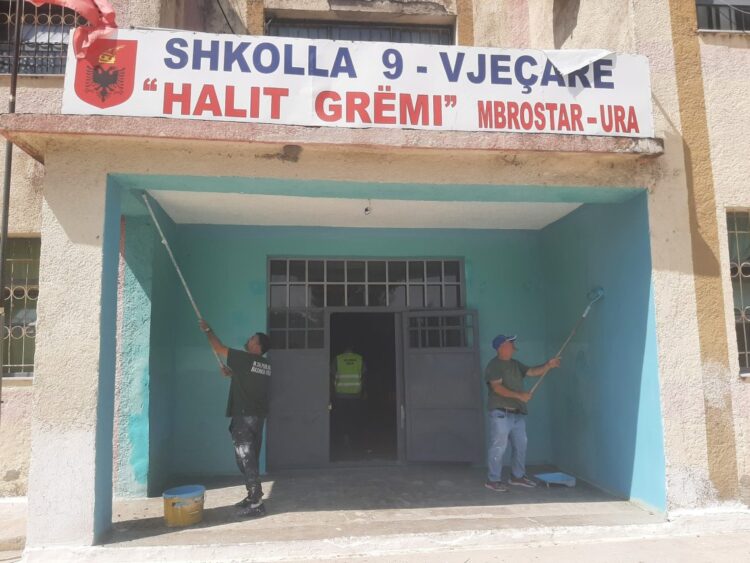 Arsimi në fshat: Mungesa e investimeve zbraz shkollat nga nxënësit