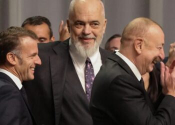 Pasi u tall me Trumpin, Rama sqaron batutën që u bë virale: Bëra shaka…