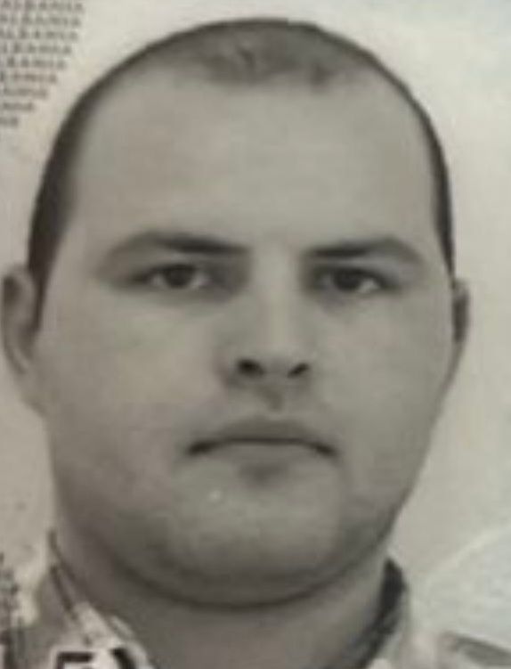 Del fotografia e autorit që ekzekutoi gjyqtarin Astrit Kalaja me tre plumba brenda gjykatës