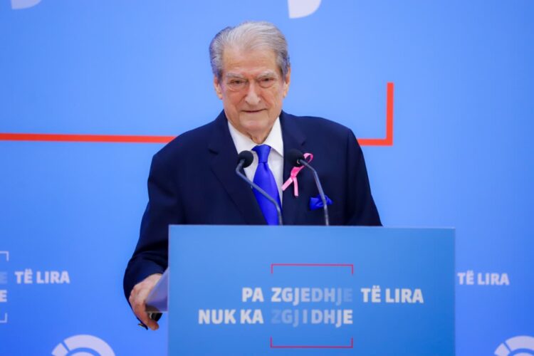 Berisha dënon ekzekutimin e gjyqtarit Kalaja: “Një krim shtetëror në narkoshtetin shqiptar”