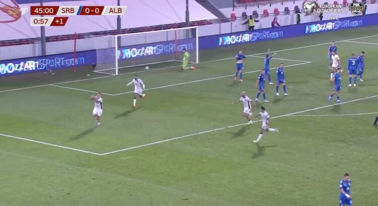 (VIDEO) Serbët heshtin, Kombëtarja e mbyll pjesën e parë me fitore