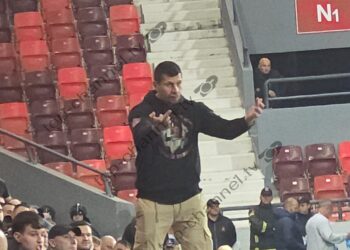 Tifozi serb ofendon me gjeste Kombëtaren