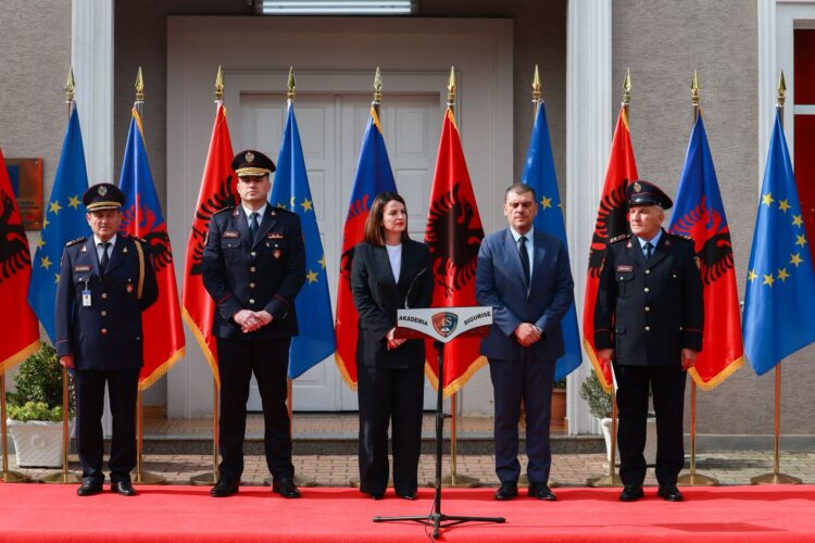 415 të rinj nisin zyrtarisht rrugën në Policinë e Shtetit, Koçiu:”Uniforma është përgjegjësi, jo privilegj”