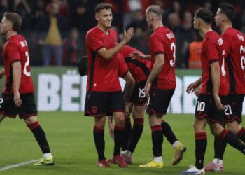 Shqipëri-Jordani/ Nis pjesa e dytë, Sylvinho kryen tre zëvendësime