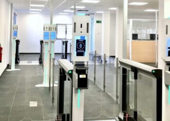 Europa digjitalizon kufijtë nga 12 tetori, udhëtarët shqiptarë do të hasin vonesa në kufi