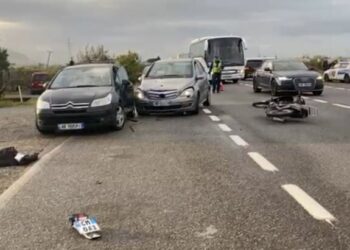 Përplasje e trefishtë në superstradën Lezhë–Milot, ndërron jetë drejtuesi i motoçikletës