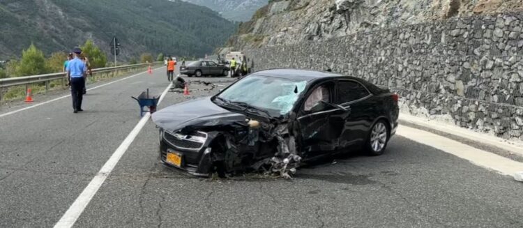 Përplaset makina në Rrugën e Kombit, shoferi dërgohet drejt spitalit në gjendje të rëndë