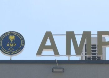 Policia e përfshirë në lojëra fati: Tre inspektorë ndalohen të dalin jashtë shtetit