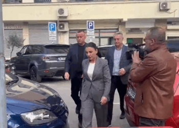 Zëvendëskryeministrja Belinda Balluku paraqitet në SPAK (VIDEO)